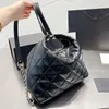 2023 Nieuwe mode luxe ontwerper Crossbody Hobo Black Bag voor vrouwen in in meerdere kleuren 24 cm hoge kwaliteit