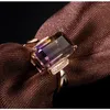 Anneaux de mariage Mode européenne et américaine Femmes Plaqué Or Rose 18 carats Croix Creuse Couleur Cristal Diamant Tourmaline Bague Bijoux