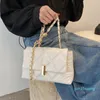 Akşam çantaları lüks tasarımcı çanta küçük pu deri çapraz gövde kadınlar için 2023 metale zincir omuz çapraz gövdesi 44 bayanlar