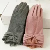 Five Fingers Luvas 2023 Mulheres de inverno lã de lã única Camada de pulso Lace elegante Bowknot Thermal Lady Glove T117