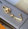 High Quality Keychain Luxury Designer Brand Key Chain Men Car Keyring Women Buckle Keychains Bags Letter logo vPendant Exquisite Gift