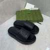Designer-Hausschuhe Damenmode besticktes Canvas Designer-Hausschuhe mit Canvas-bezogener Plateau-Sandale