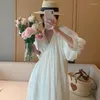 Casual jurken Korejepo Koreaans Chic Temperament One Piece White Dress Dames Spring V-Neck Super Fairy Elegante kleren met lange mouwen lange mouwen