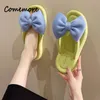 Kapcia Comemore Women Home Flat Kupki Bow Designer Sandały Sandały Letnie Slajdy Slajdy Łazienka Kobieta Zatknięcie Flip Flop Platforme Buty 230505