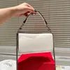 2023 nowe klasyczne torebki kosmetyczne torebki Kobiety Valantiino Red Designer Torby Luksusowa wartość Diamentowa łańcuch na ramię Crossbody Bag Women Light 9azk