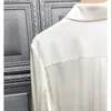 Blouses feminina Mulheres de camisa feminino colarinho pesado amoreira cetim de seda branco 2023 Blusa de temperamento Primavera
