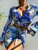 Kvinnors badkläder 2023 Kvinnor 4-stycken Mesh Blue Bikini Set Sexig färgglada tryckstrandkläder Ladies Triangle Wrapped Swimsuit Micro Thong