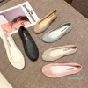 صندل 2023 شقق النساء العتيقة غير الرسمي Tenis mocassins nubuck جلود أحذية مسطحة امرأة صيف الباليه