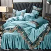 Juegos de cama Diseño de falda de cama de encaje de lujo 3 o 4 piezas Juegos de cama King Queen Size Wedding Jacquard Funda nórdica Ropa de cama Colcha Textiles para el hogar 230504