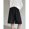 Mäns shorts sommardräkt män mode samhälle mens klär koreansk lös rak is silkbrun svart formell