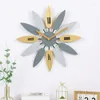 Wandklokken Creatieve luxe klok houten blad modern ontwerp stille gouden handen woonkamer decoratieve objecten slaapkamer