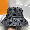 Designer Bucket Hats Luxurys Sun Hat Grey Letter Casual Temperament Couple Caps Travel Garden Fashion Baseball Cap Wide Brim Hat