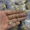 Lyx varumärke hänge brev blommor hänge halsband designer mode guldplatta enkla halsband bröllop party crysatl kvinna juvelen halsband VN-094