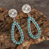 Boucles d'oreilles pendantes Western Turquoise Concho Post estampillé Teardrop pour les femmes Blossom White Stone Boho Accessoires