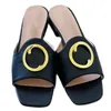 Kvinnors sommar tofflor Circle Letter Sandaler Top Leather Designer Shoes Flat Heel Beach Shoes Open Toe inomhusskor Metal Buckle Outdoor Shoes Back Strap Solid Color