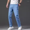 Jeans masculinos 2023 Primavera Menção Alongamento Denim fino Cores azuis claros Pontas de ajuste solto Tamanho leve casual 4