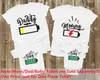 Familie Matching Outfits Daddy Mommy Baby Matching Shirts Lage Batterij en geladen batterij T -stukken grappige Matching Family Shirts Daddy Mommy en ik Outfits 230505