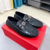 Designer's latest casual shoes bean shoes men's luxurious and elegant business rubber non-slip outsole cover shoes