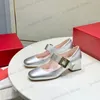 Designer di lusso Scarpe eleganti da donna Fibbia da trapano Tacchi alti da donna Strass Fibbia in metallo Singole dita dei piedi sexy da sposa Scarpe nere lucide nude