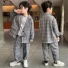 Kledingsets Tiener Boys Formele Pak Plaid Jacket Pants 2PCS kledingset Kindergraden Kids Performance Dress Children Chorus Costume 230505