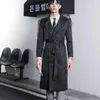 Męskie okopy płaszcze mężczyzn w stylu brytyjski płaszcz wiosna jesienna zima wiatraka super długa męska kurtka biznesowa Raincoat Streetwear