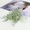 Dekorative Blumen 5 Stück/Bündel Kunstpflanze Gras Kiefer für DIY Hochzeitskranz Weihnachtsgirlande Heimdekoration Zubehör