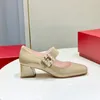 Designer di lusso Scarpe eleganti da donna Fibbia da trapano Tacchi alti da donna Strass Fibbia in metallo Singole dita dei piedi sexy da sposa Scarpe nere lucide nude