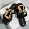 Slippers Slippers femininos Cadeia personalizada fivela de fivela desgaste sandálias abertas de pé ao ar livre sandálias planas