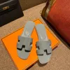 Chinelos femininos sandálias rasas de verão de luxo designer de couro moda praia sapatos chinelos H letra 35-42