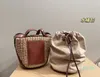 디자이너 -2023 디자이너 버킷 가방 여자 핸드백 작은 크기의 가방 잔디 짠 비치 가방 귀여운 길 잃은 가방 패션 핸드백 패션 크로스 바디 백