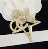 Luxe Retro Designer Broche Letters Diamanten Broches Pin Luxe Vrouwen Kristal Strass Parel Broche Pins Charme Broches Feestcadeaus 20stijl