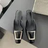 Slippers 2023 Brand Women Slipper mode gesplit op dames elegante zwarte muilezels schoenen dunne lage hak jurk sandelpompen