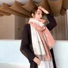 Grossistbrev färg matchande varm halsduk kvinnors dubbelsidiga dubbelanvändning luftkonditionering sjal kashmirliknande extra stor förtjockad halsduk