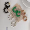 Boucles d'oreilles créoles corée tempérament torsadé C forme cuir pour femmes 2023 vert noir blanc kaki cercle ouvert Oorbellen