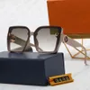 Lunettes de soleil plein cadre avec lentille polarisée et décoration de motif de lettre pour femmes hommes Designer Fashion Goggle Adumbral Beach Eyeglasses