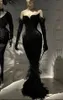 Sexy Mermaid Evening Formal Dresses With Long Sleeve Glove Black Veet Feather Sweetheart Pleated Arabic Prom Gowns