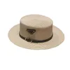 Flat Top Creative Straw Hat Delicate Designer Bucket Hat With Mini Belt uniek casquette met metalen driehoek reizende strandontwerper cap trendy als cadeau pj066 b23