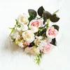 Fleurs décoratives Bouquet de roses classiques Décorations pour la maison Fleur en soie artificielle Mariage 5 fourchettes 10 têtes