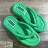 Designerskie kapcie Kobiety Flip Flip Flops Platforme Sandals Chunky Sole Candy Color Ploam Slajdy Klasyczne letnie sandały plażowe