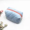 Ins Soft Plush Cosmetic Bags Custodia per trucchi con cuscino a cuore di grande capacità Rossetto Eysshadow Organizer Borse per matite per telefono con manico superiore