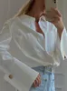 Kvinnors blusar skjortor Jyate Fashion Woman Bluses Elegant Lapel Long Sleeve Office Lady Shirts Casual Loose White Pockets Tops Female Clothing 230505