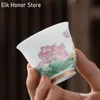 Articoli per il tè 2 pz/lotto 45 ml Dipinto A Mano di Loto Arte Tazza di Tè In Ceramica Jingdezhen Tazza Singola Kung Fu Tè Master Tazza di Acqua domestica Tazza di Articoli e Attrezzature per Acqua, Caffè, Tè