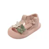 Sandalen voor meisjes Bloembabymeisjes Princess Soft Bottom Sandalen Zomer 2023 Kinderen gesloten Toe Toddler Shoe 230505