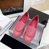 2023-svarta loafers skor lägenheter toppdesigner catwalk kvinnor formell klänning lok fu skor fast färg enkel design läder sula innehåller