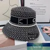 Nouveau élégant lettre seau pêcheur chapeau de paille femme été voyage parasol style japonais et Internet-célèbre chapeau de protection solaire noir et blanc