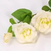 Flores decorativas 3 Head Feel Hidratante White Eustoma Flower Decoraciones artificiales para arreglos de boda Home Living Room Table Decor