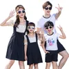 Trajes a juego para la familia Vestidos de encaje para mamá e hija Vestido de verano para padres e hijos Vestido de gasa para mujer Niñas Camiseta para niños Conjunto de ropa con apariencia familiar 230506