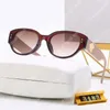 Moda Tasarımcı Güneş Gözlüğü Kadınlar için Altın Toka Erkekler Güneş Gözlüğü Luxurys Güneş Gözlükleri UV400 TRICI TATİL Gözlükleri Tam Çerçeve Gözlük