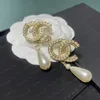 Designer women's letter brooch 18K gold-plated inlaid crystal rhinestone jewelry brooch pendant pearl pin wedding Christmas party gift accessories