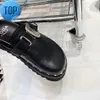 Sandali Designer Pantofole Donna Toga Moda Lusso Fondo spesso con fibbie Rivetti Pezzi di metallo Punk Vento Nero Piatto Seghettato Casual Testa avvolgente H